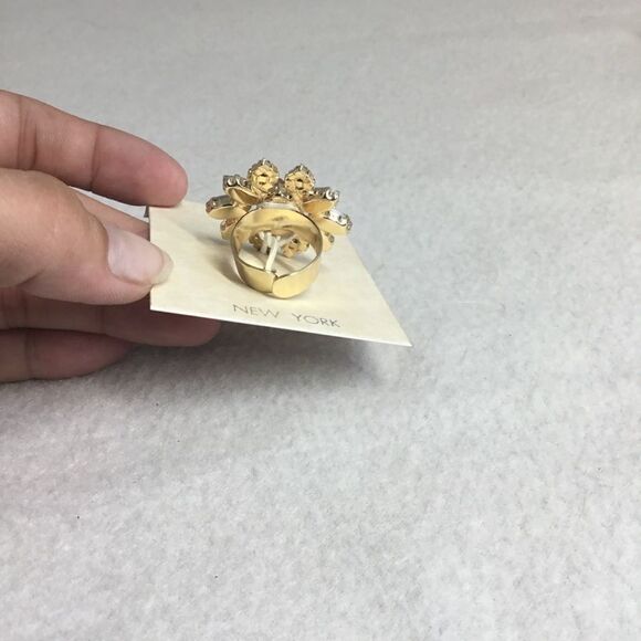 Nordstrom Jewelry Cara Cluster Cocktail Ring (G1) - Picture 4 of 6